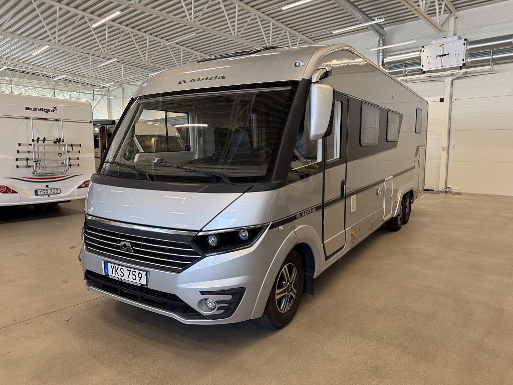 Adria Sonic Supreme 810 SC *AC*Automat*Skinnklädsel*
