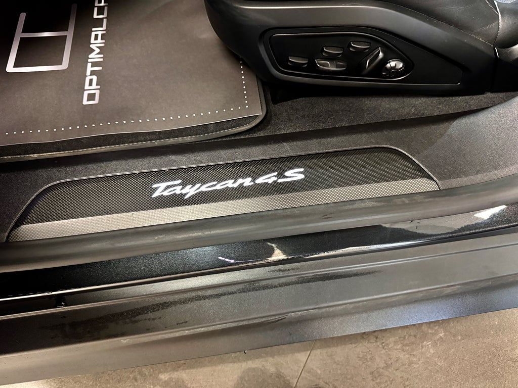 Porsche Taycan 2022 - miniatyr 11