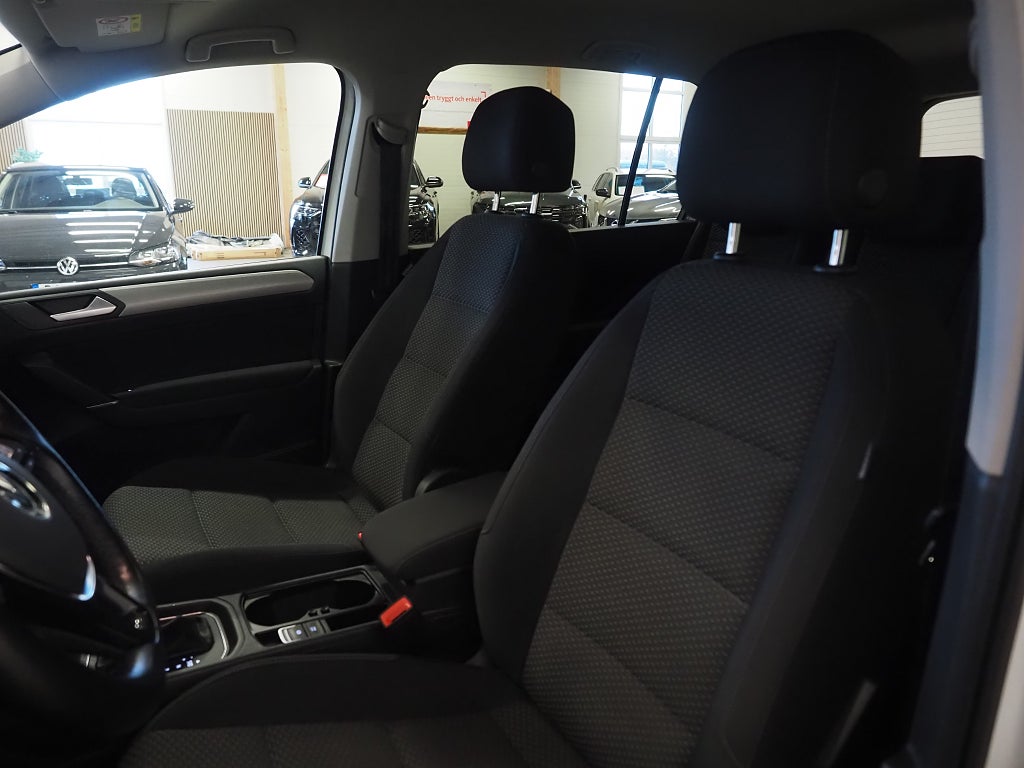 Volkswagen Touran 1.5 TSI 150hk DSG R-Line | 7-sits | Pluspaket |