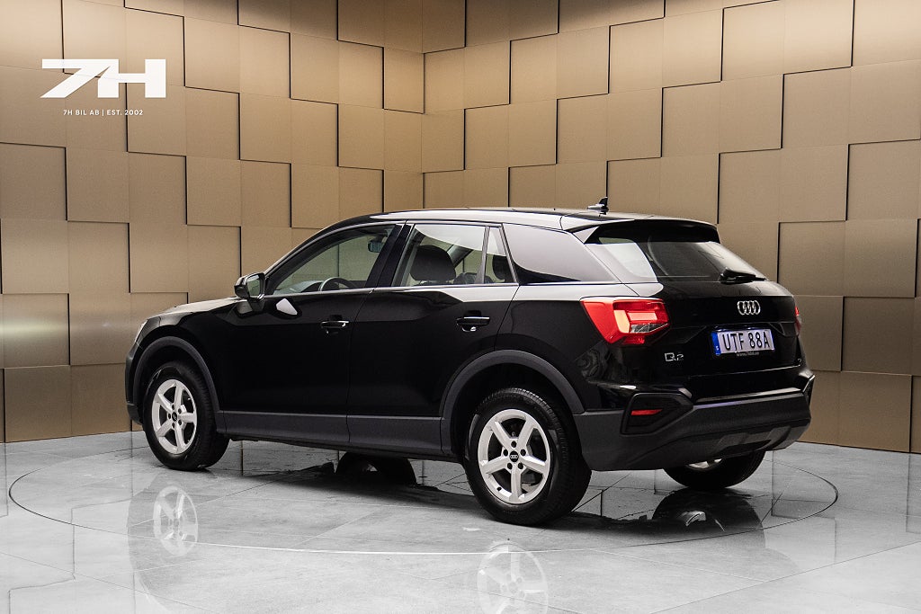 Audi Q2 30 TFSI Proline / Nyservad / Adaptiv Farthållare / Moms