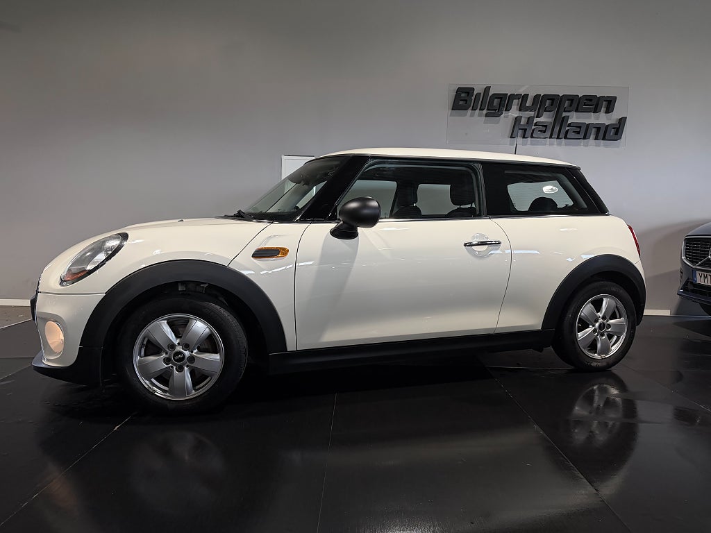 MINI One 3-dörrars Pepper White 15" Nyservad Besiktad 2 Ägare 