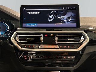 BMW X3 PLUG-IN xDrive30e Aut MOMS Drag Navi Kamera S&V-däck