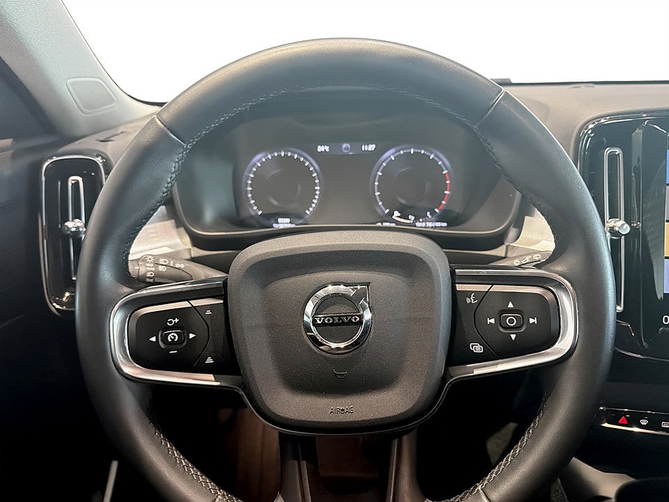 Bild på Volvo XC40 Momentum Pro Edition B4 Geartronic 197hk Aut CARPLAY