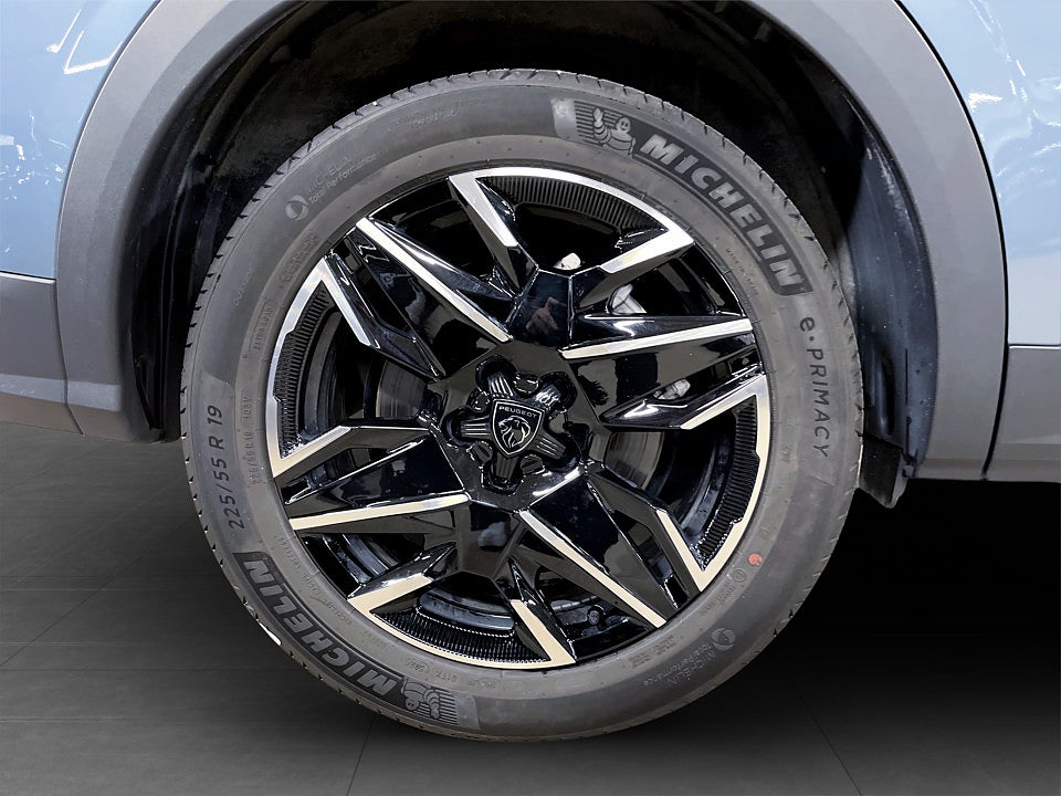 Bild på Peugeot 5008 GT Hybrid 145hk Aut 7-SITS B-KAMERA CARPLAY