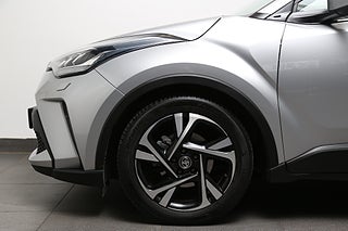 SUV Toyota C-HR 8 av 25