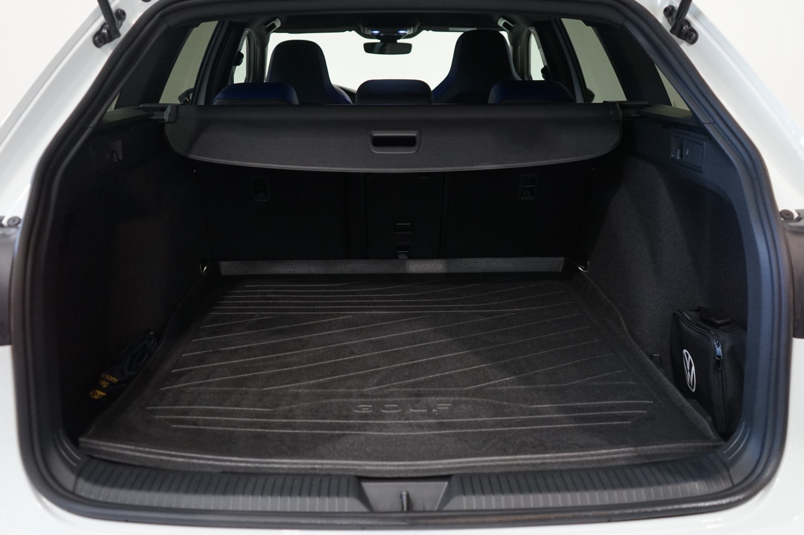 Volkswagen Golf Sportcombi R 2.0 TSI DSG 4WD 333hk 2026 - miniatyr 12