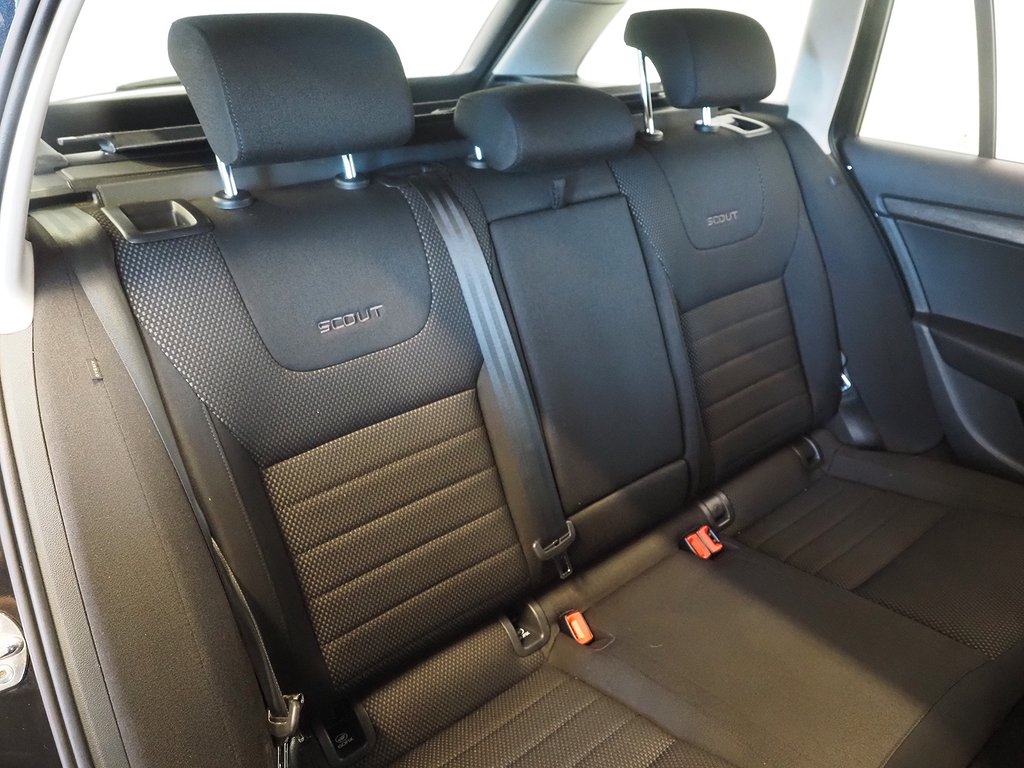 Skoda Octavia Scout 2.0 TDI 4x4 Aut 184hk | Drag | D-värm | 2015