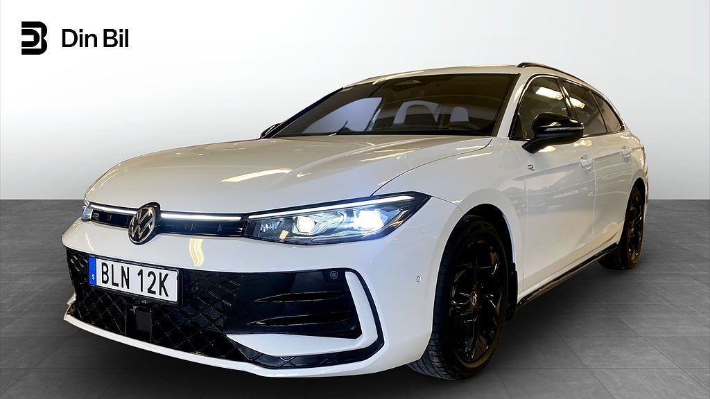 Volkswagen Passat R-LINE 2.0 TDI 4M | Black Style | Drag | Värmare |