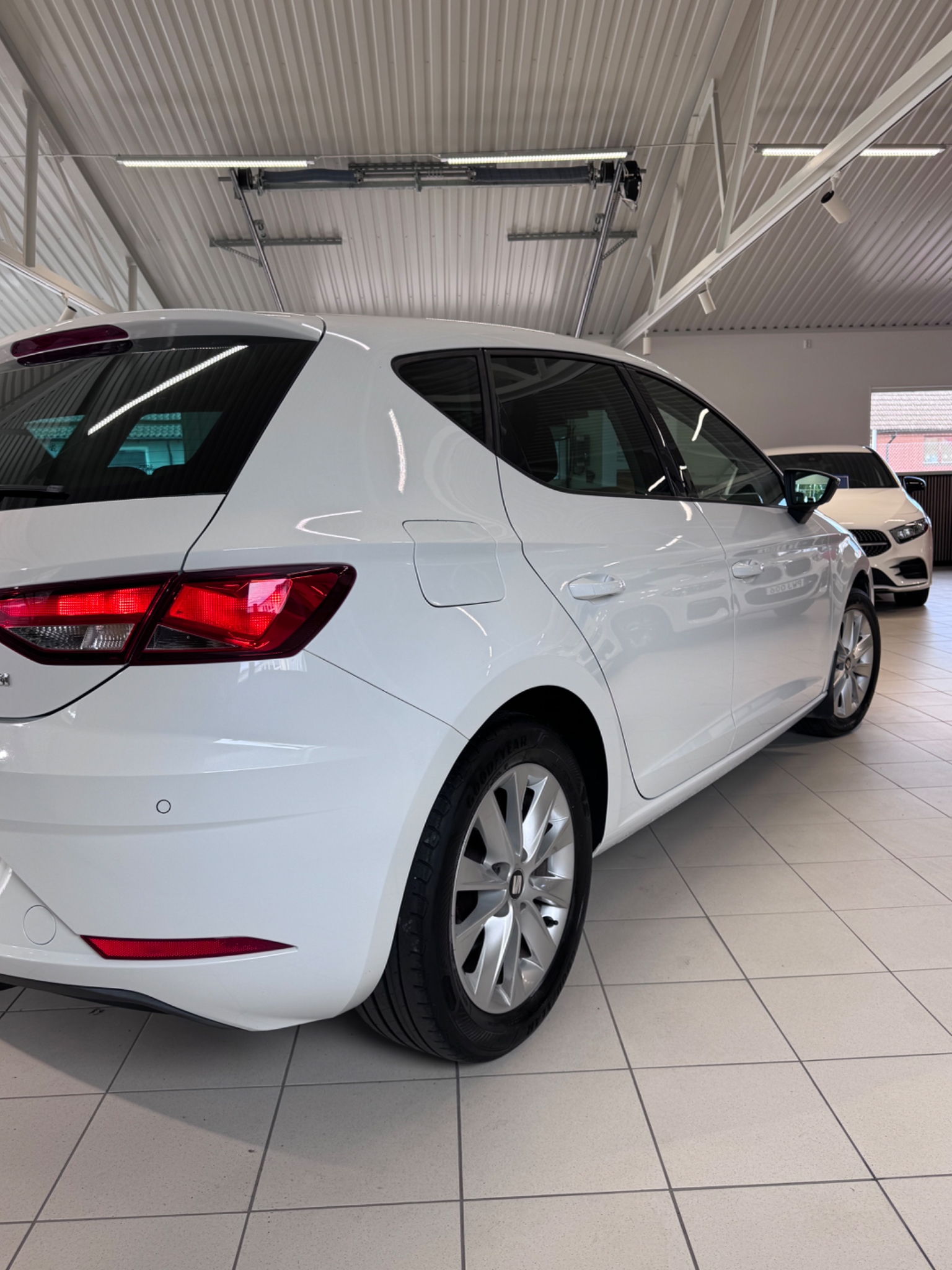 Seat Leon 1.2 TSI Style 5-d 2017, kuva 3/43