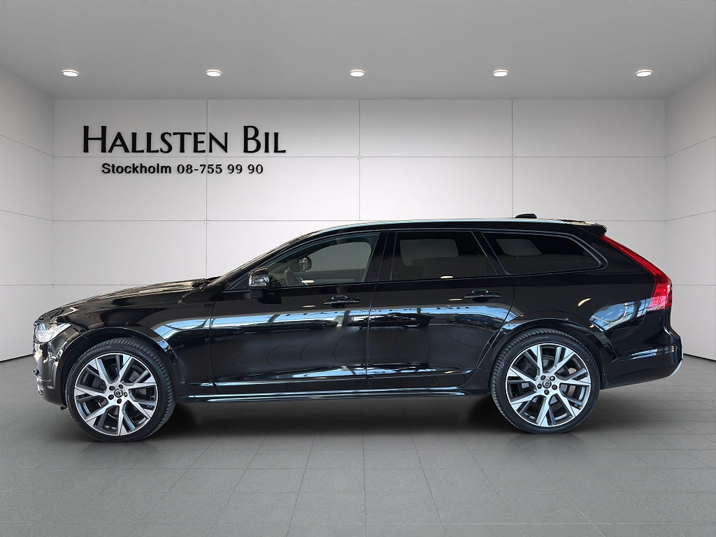 Volvo V90 Cross Country D4 AWD Momentum Adv Aut 21*Tum Drag Panorama Svensksåld