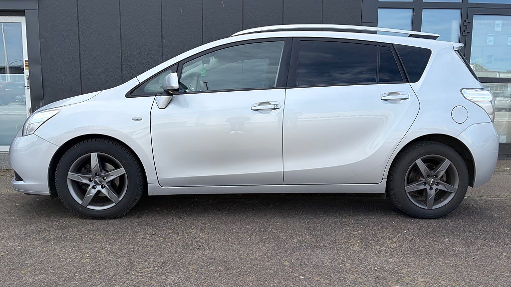 Toyota Verso 2.0 D-4D | 7säten | 1000kr i månad | Dragkrok 