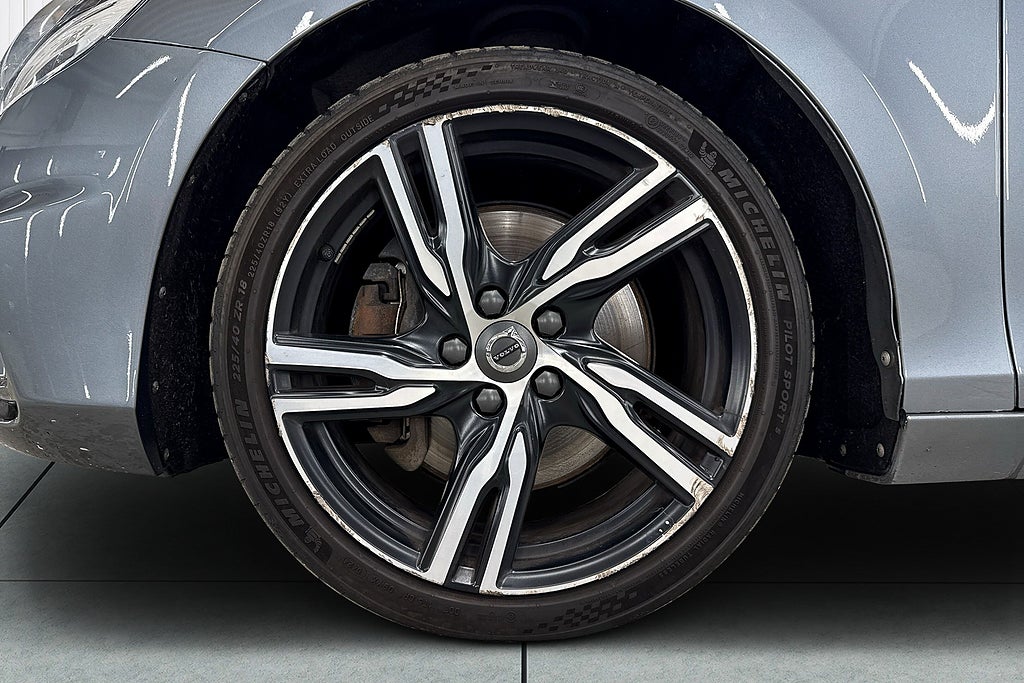 Volvo V40 2018