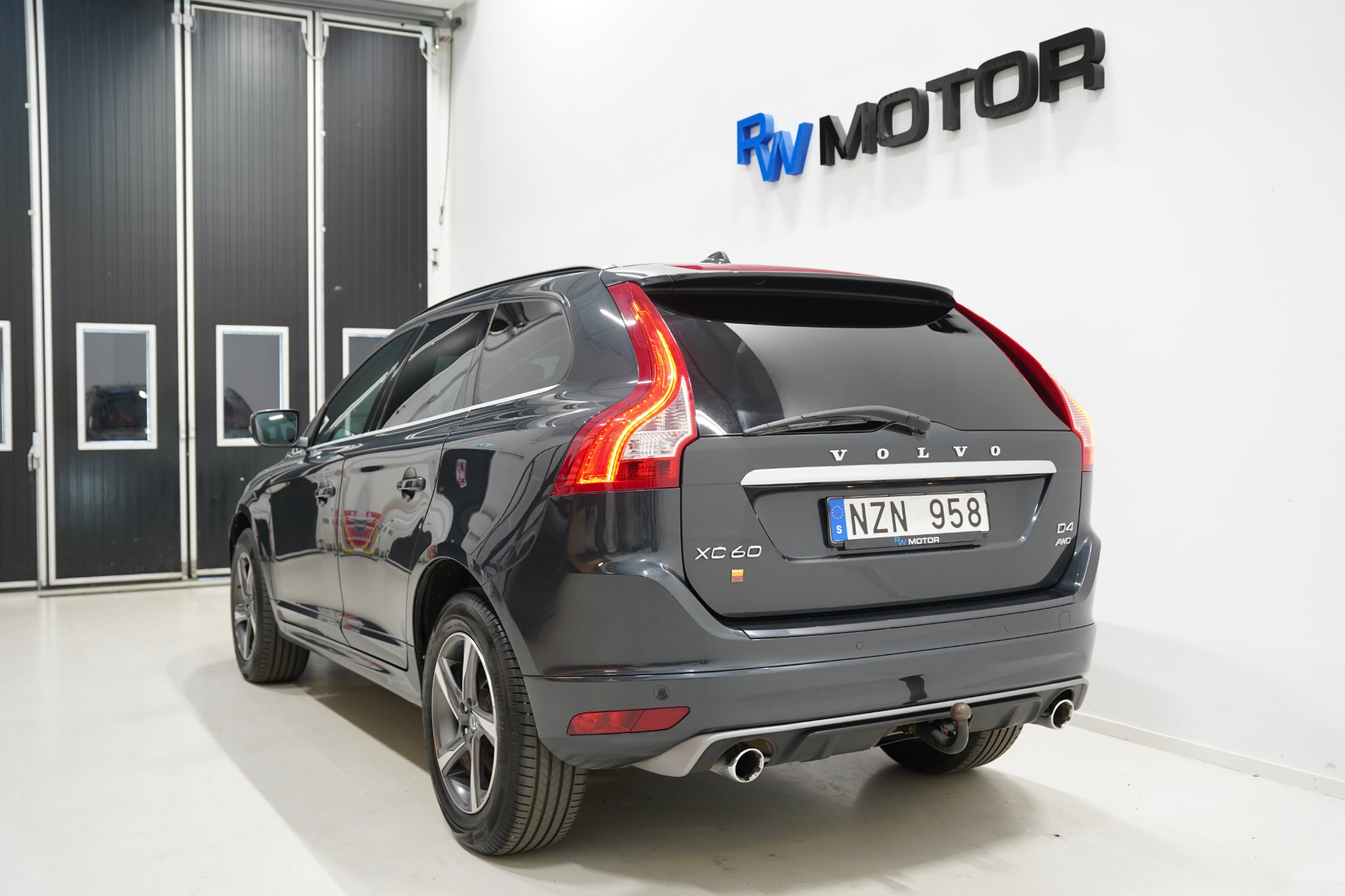 Volvo XC60 D4 AWD R-Design 2014, kuva 4/55