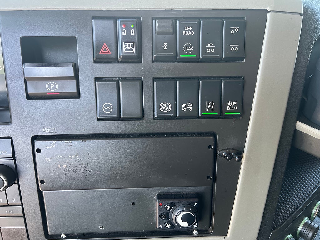 Volvo FM 410 6x2 Skåpbil, Öppningsbarsida, Bussbygg, Värmare