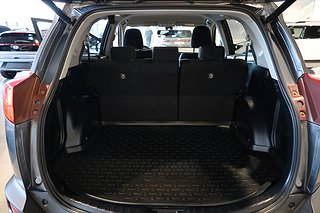 SUV Toyota RAV4 11 av 16