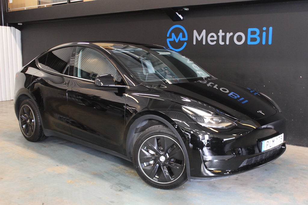 Tesla Model Y Long Range AWD Premiumpaket Drag//Moms