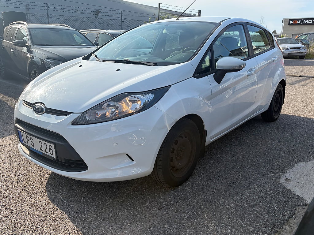 Ford Fiesta 5-dörrar 1.6 TDCi 95hk Trend / 1.103:- Årsskatt