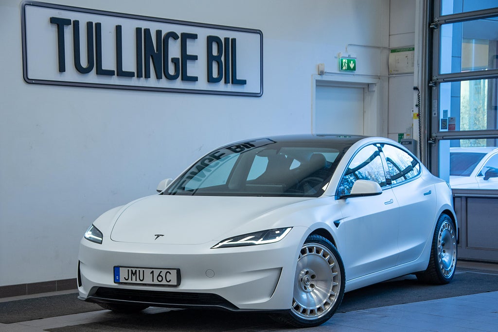 Tesla Model 3 Performance 1-Ägare Pano Ventilerade Läder Facelift PPF