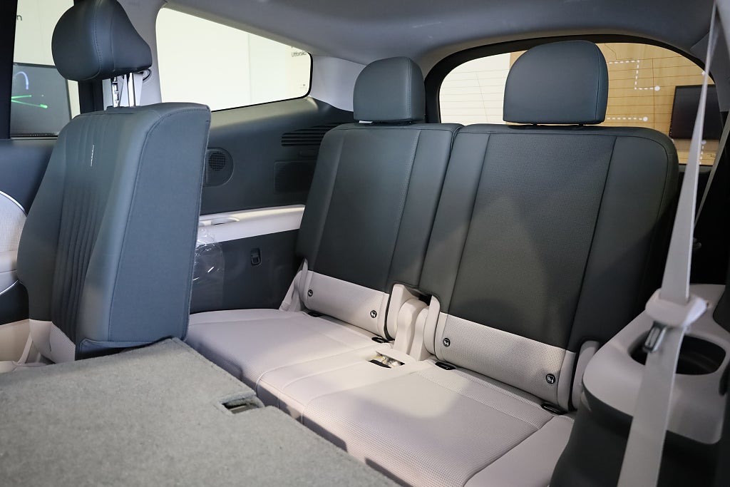 Hyundai IONIQ 9  Essential 110.kWh - Räckvidd 620km 2026