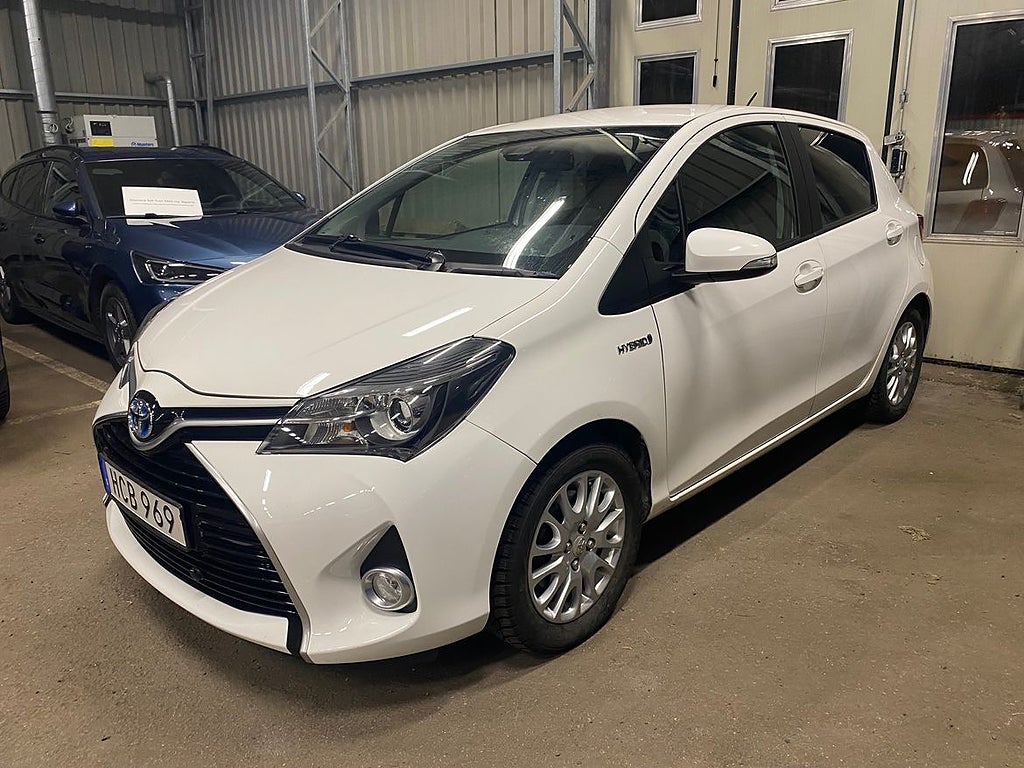 Toyota Yaris Hybrid 1,5 | Motorvärmare | Vinterhjul