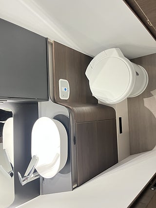Husbil-halvintegrerad Adria CORAL SUPREME MB 670 DC 19 av 23