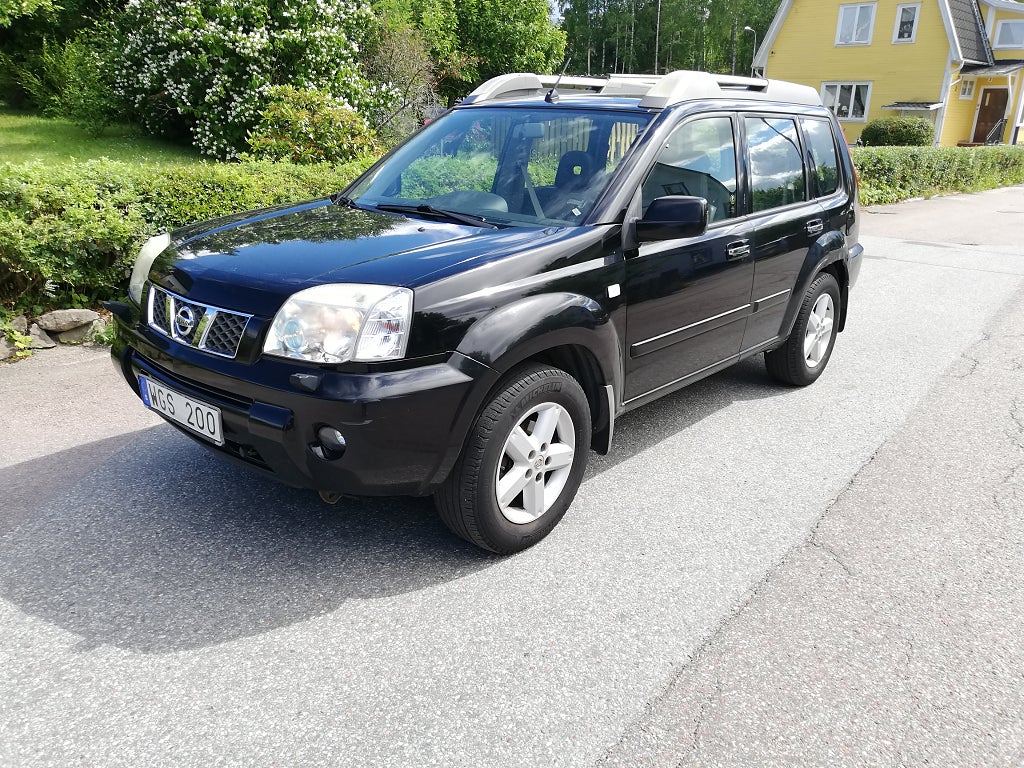 Nissan X-Trail 2.5 4x4 Automat 165hk panoramatak 