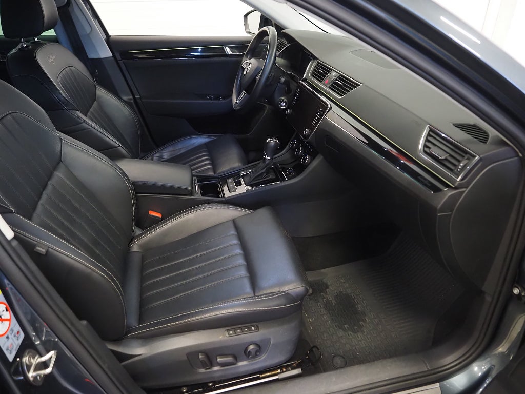 Skoda Superb TDI 190hk 4x4 L&K | Cockpit | Drag | D-värm | Navi | 2020