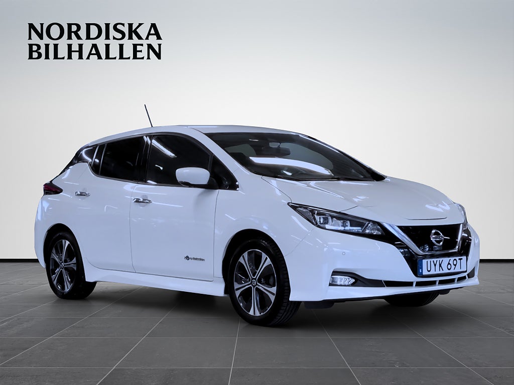 Nissan Leaf Backkamera GPS P-sensorer Bluetooth