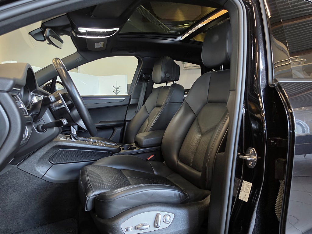 Porsche Macan PDK / Bose / Panorama / Drag / Värmare /