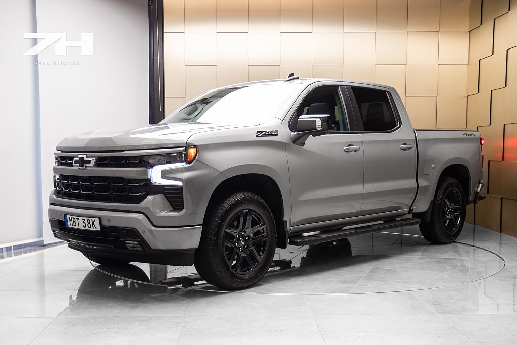 Chevrolet Silverado 1500 RST 5.3 V8 4WD / BOSE / 360° / Kampanjränta 3.95%