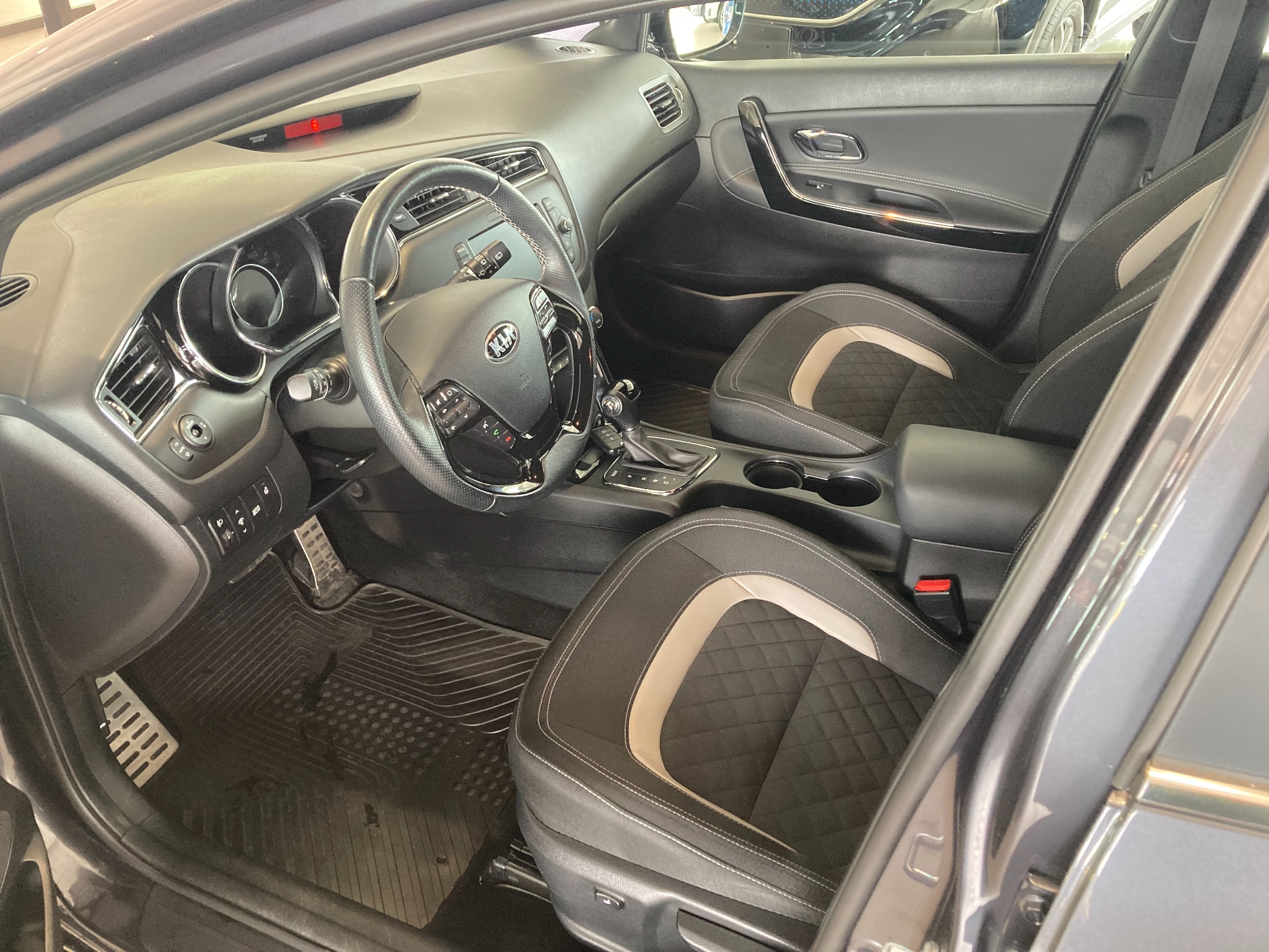 Kia Ceed 2018, bild 5/31