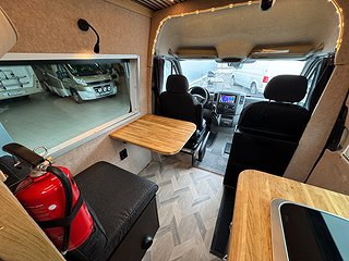 Husbil-halvintegrerad Volkswagen Crafter 163HK 10 av 17
