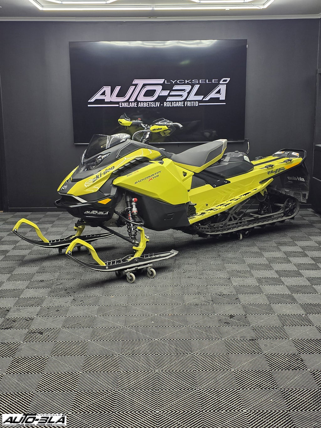 Ski-Doo Backcountry X-RS 850 E-TEC Turbo R 146 *Momsad