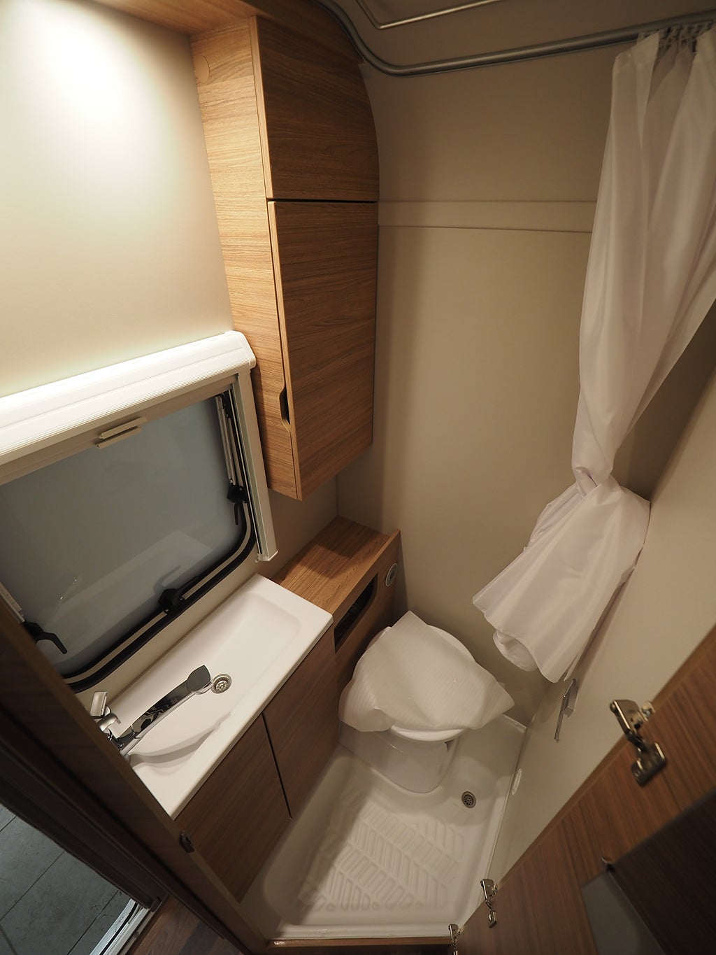 Weinsberg CaraOne 390 QD  Edition Hot