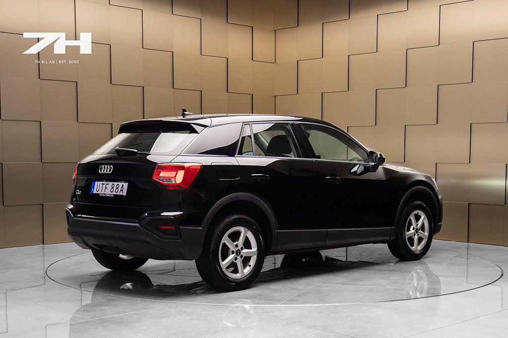Audi Q2 30 TFSI Proline / Nyservad / Adaptiv Farthållare / Moms
