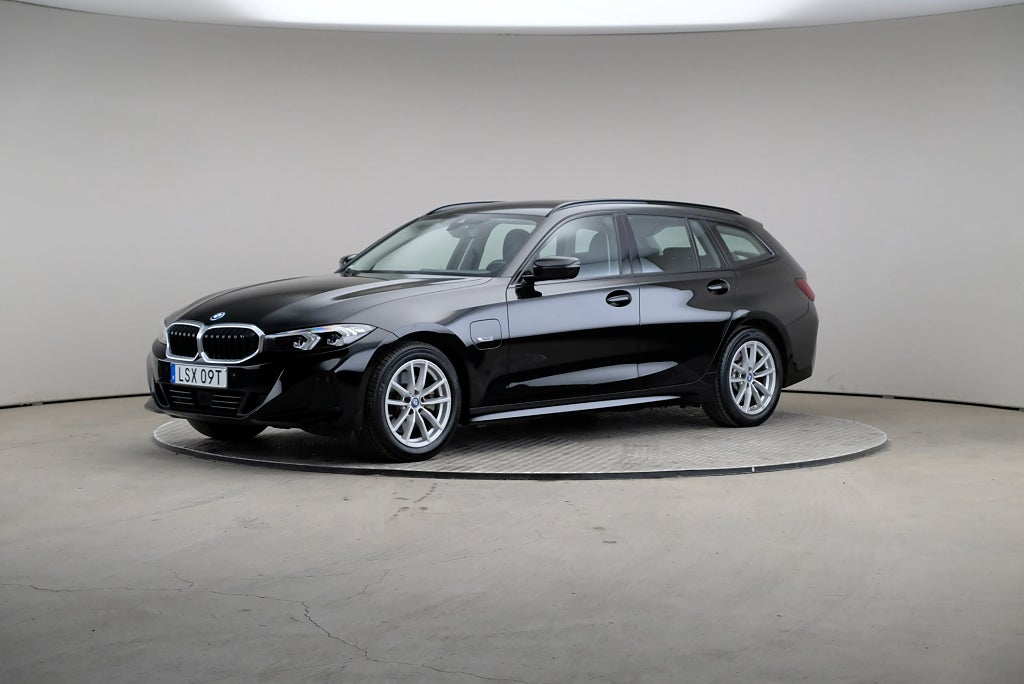 BMW 330e 3 Touring 292hk Drag Läder