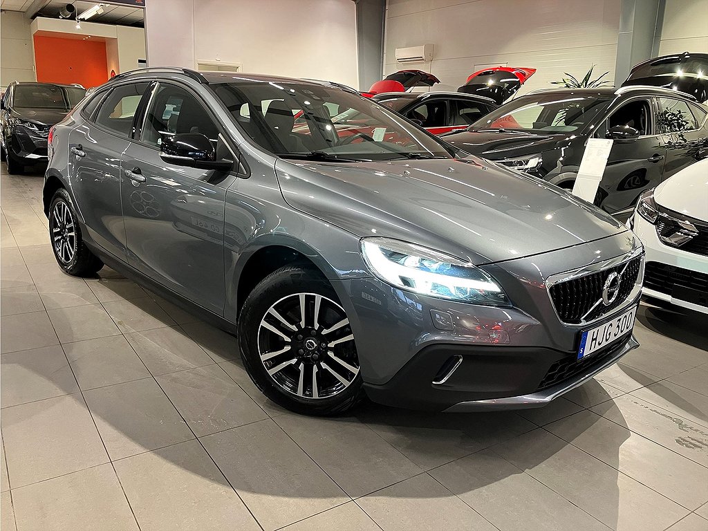 Volvo V40 Cross Country Momentum T3 152hk Aut - KEYLESS