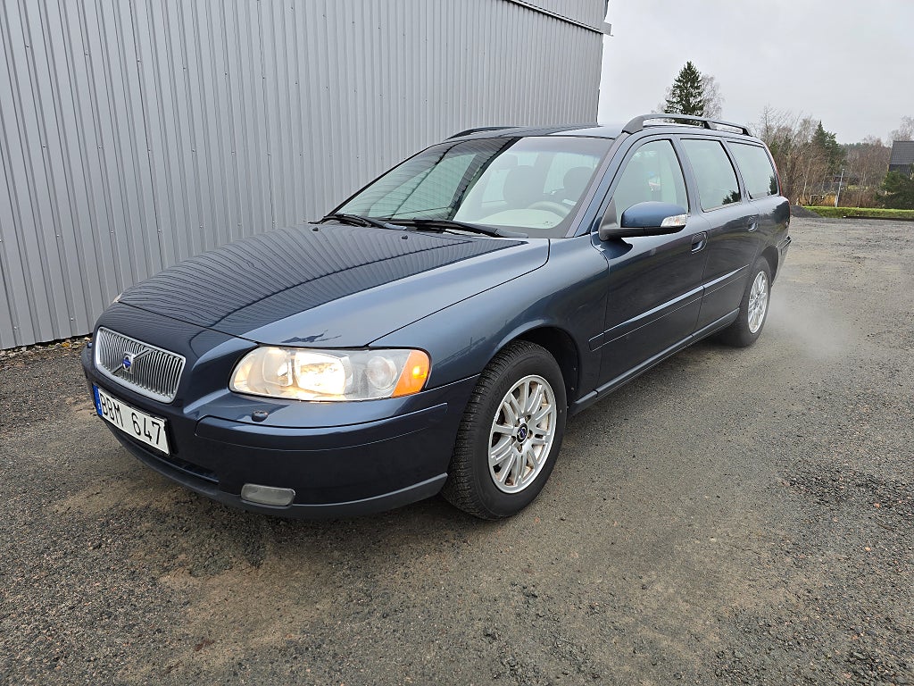 Volvo V70 2.4 Kinetic/Nyservad/Bes till 260930