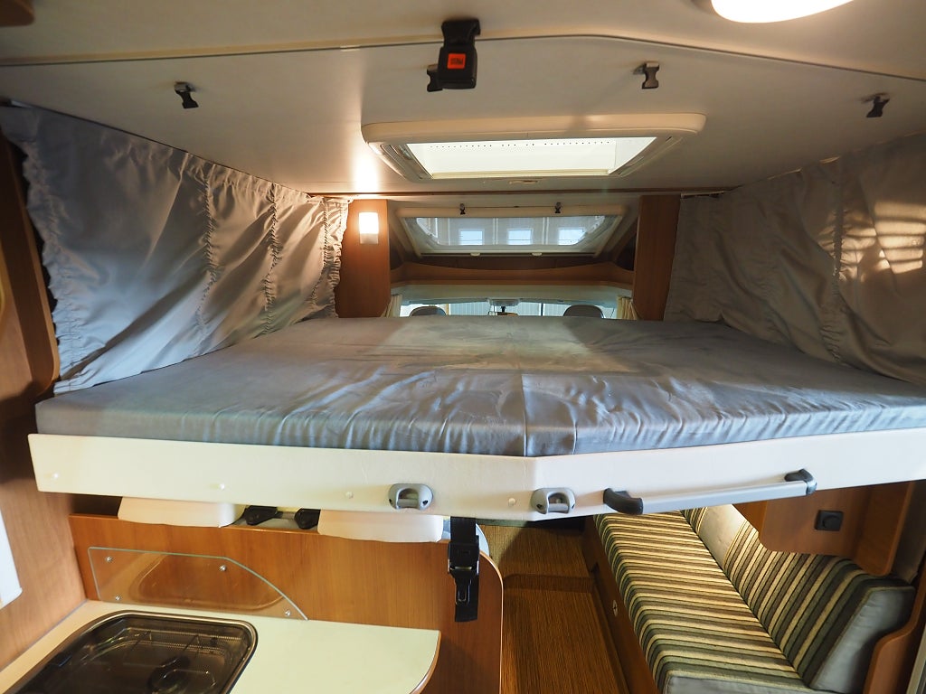 Carado T 448 Långbädd Markis AC 3850kg 2012