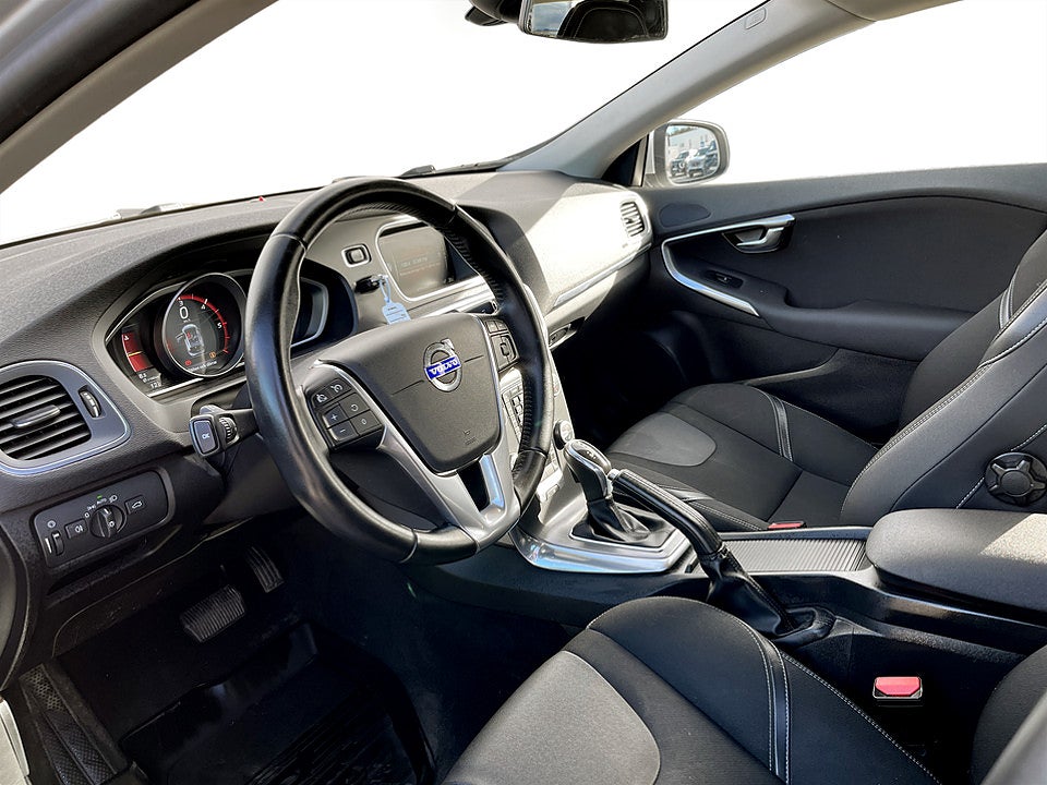 Bild på Volvo V40 Momentum D3 150hk Aut LÅGA MIL