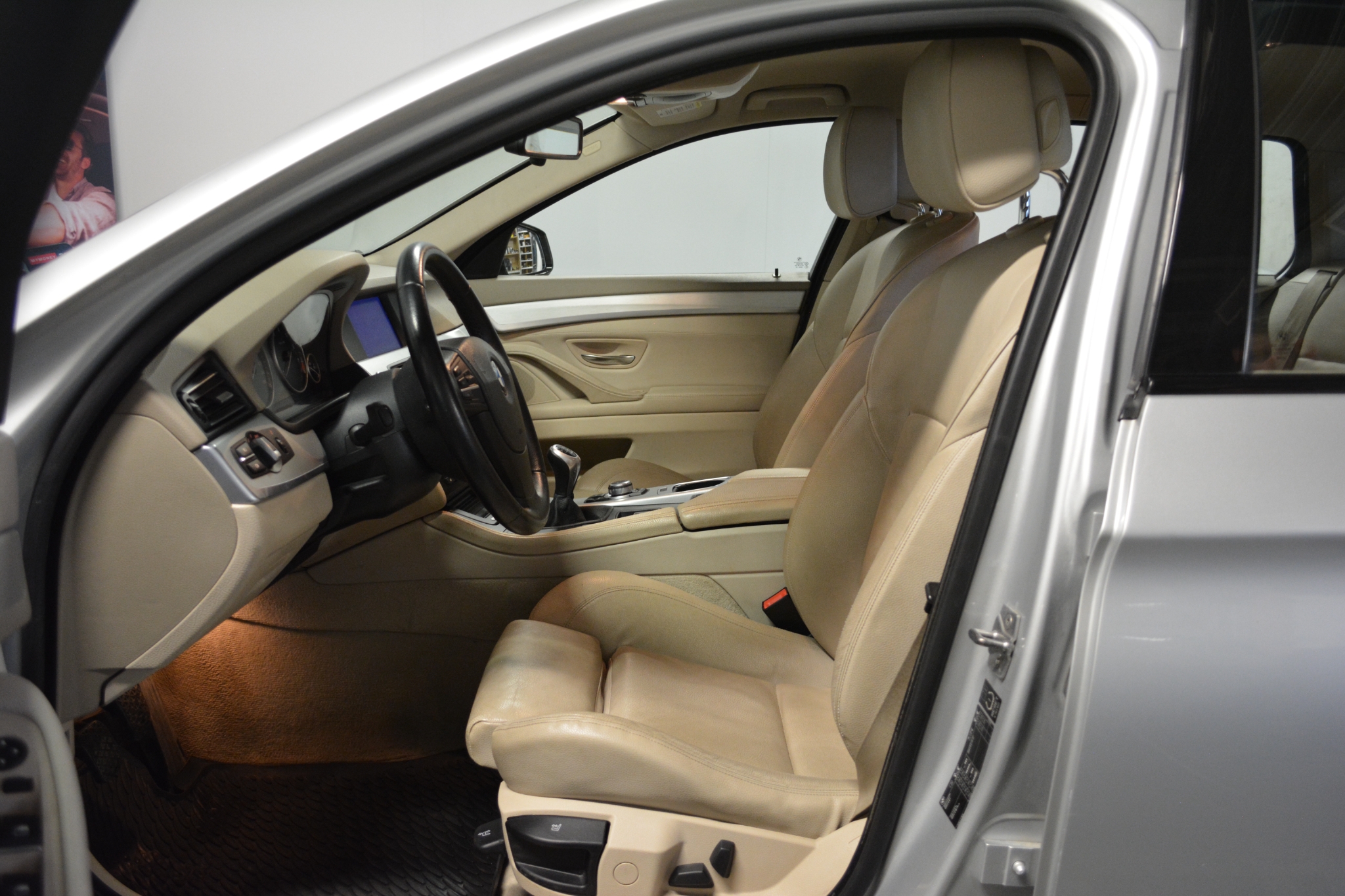 BMW 523 2011, kuva 7/43