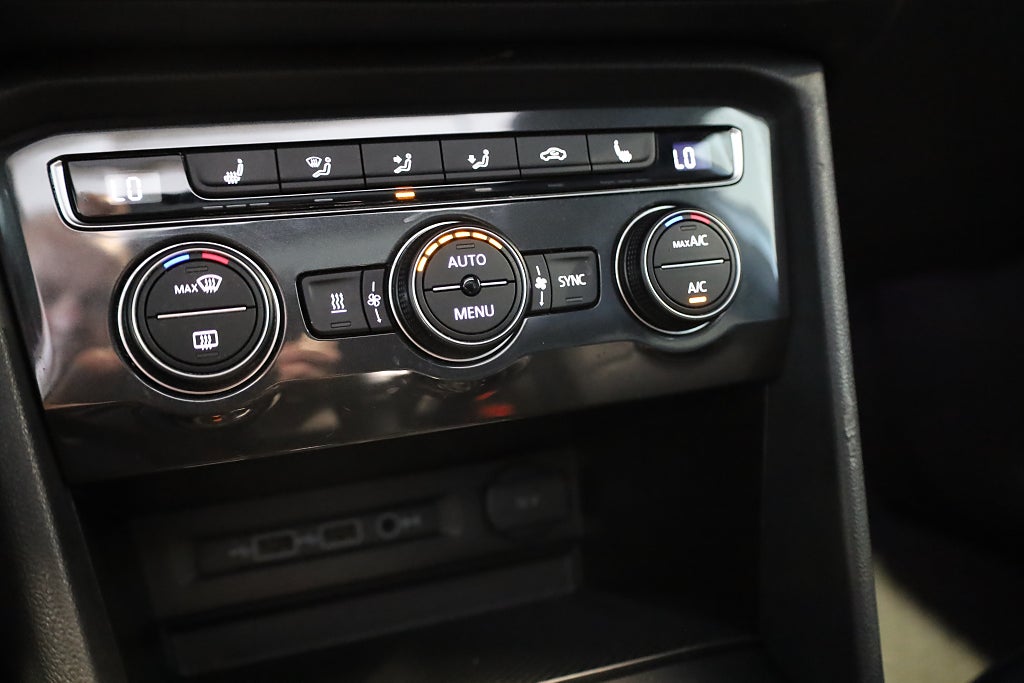 Volkswagen Tiguan 2.0 TSI 4M AUT R-Line Pano Cockpit Dynaudio Värmare Dra 2019