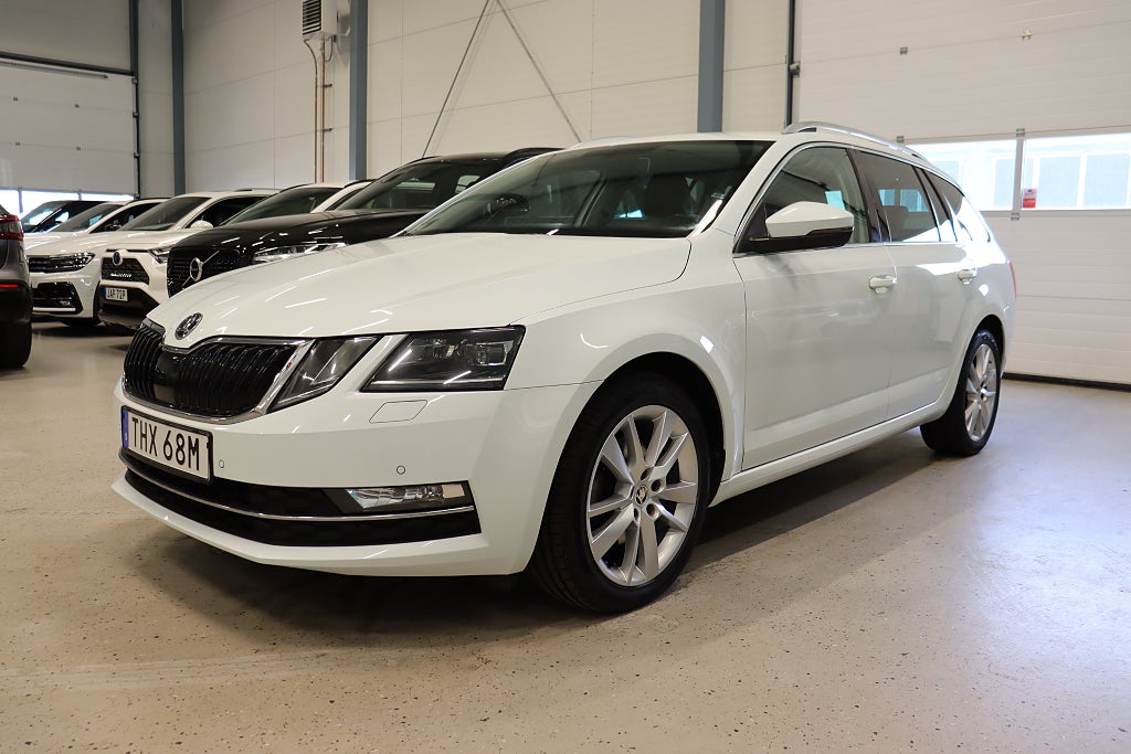 Skoda Octavia Kombi 1.5 Style Drag B-Värm Navi B-Kam 150hk