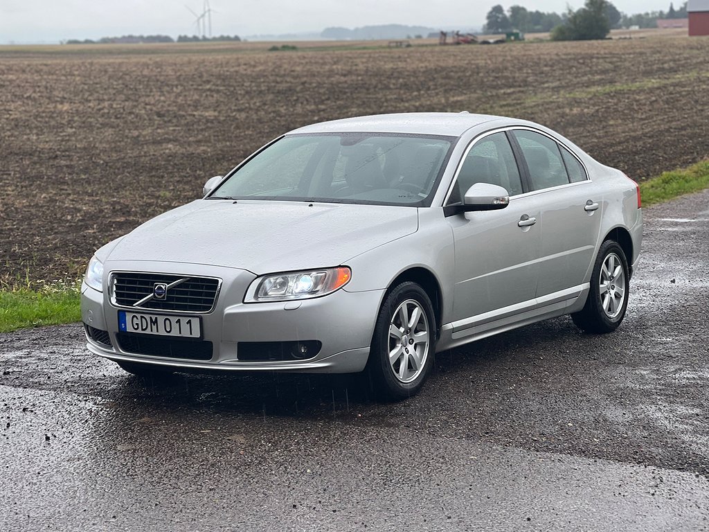 Volvo S80 2.5T Geartronic | SKINN | DRAG | NYBES 