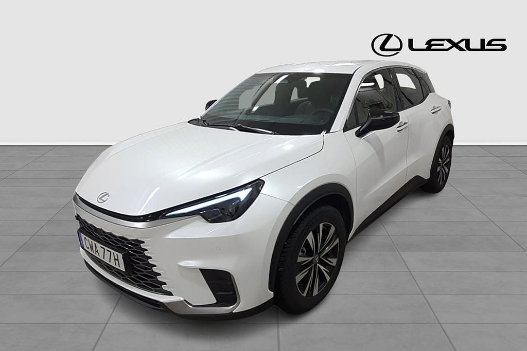 Lexus LBX ELEGANT FWD V-HJUL