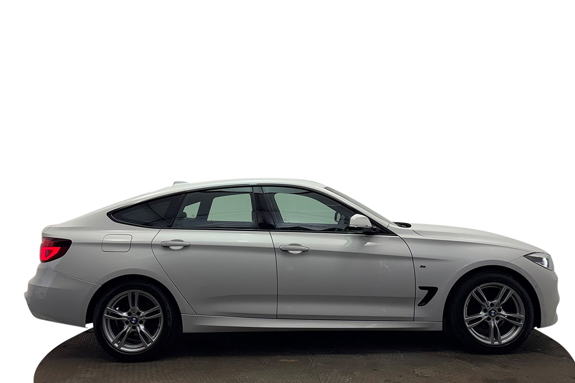 BMW 320 2020, photo 5/10