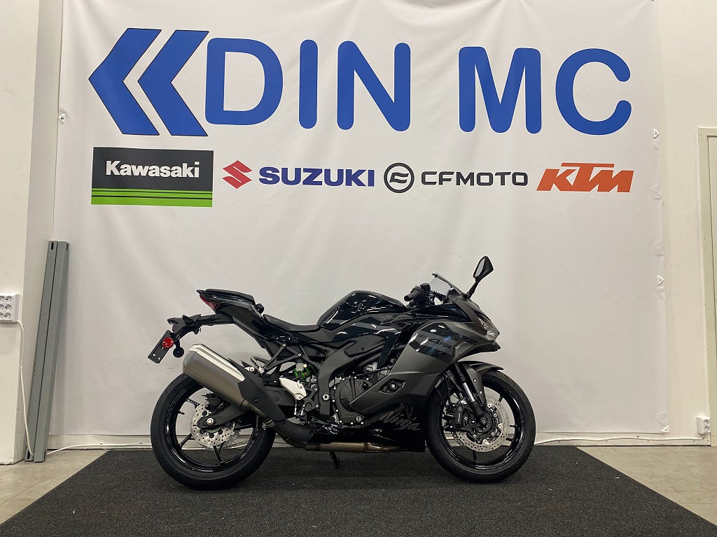 Kawasaki Ninja ZX-4RR "Fabriksny hoj för omgående leverans"