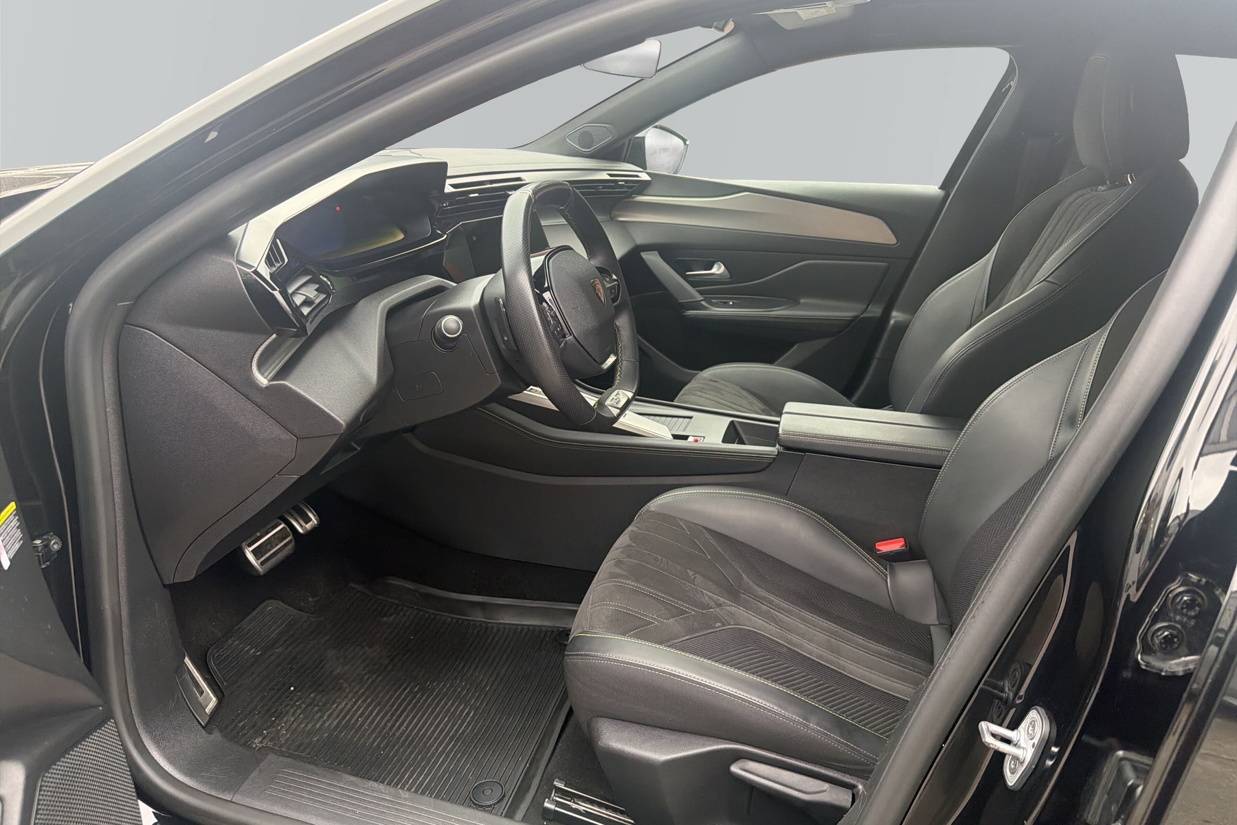 Peugeot 308 1.2 PureTech 130 GT Cockpit Kamera Navi Rattvärme 2023 - miniatyr 29