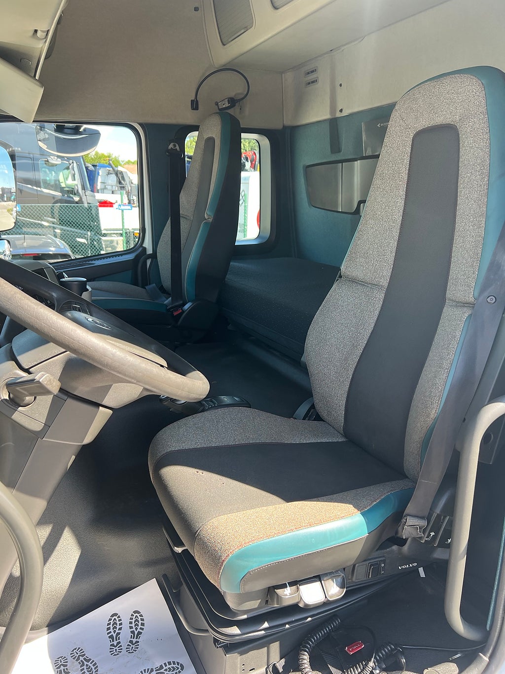 Volvo FM 410 6x2 Skåpbil, Öppningsbarsida, Bussbygg, Värmare