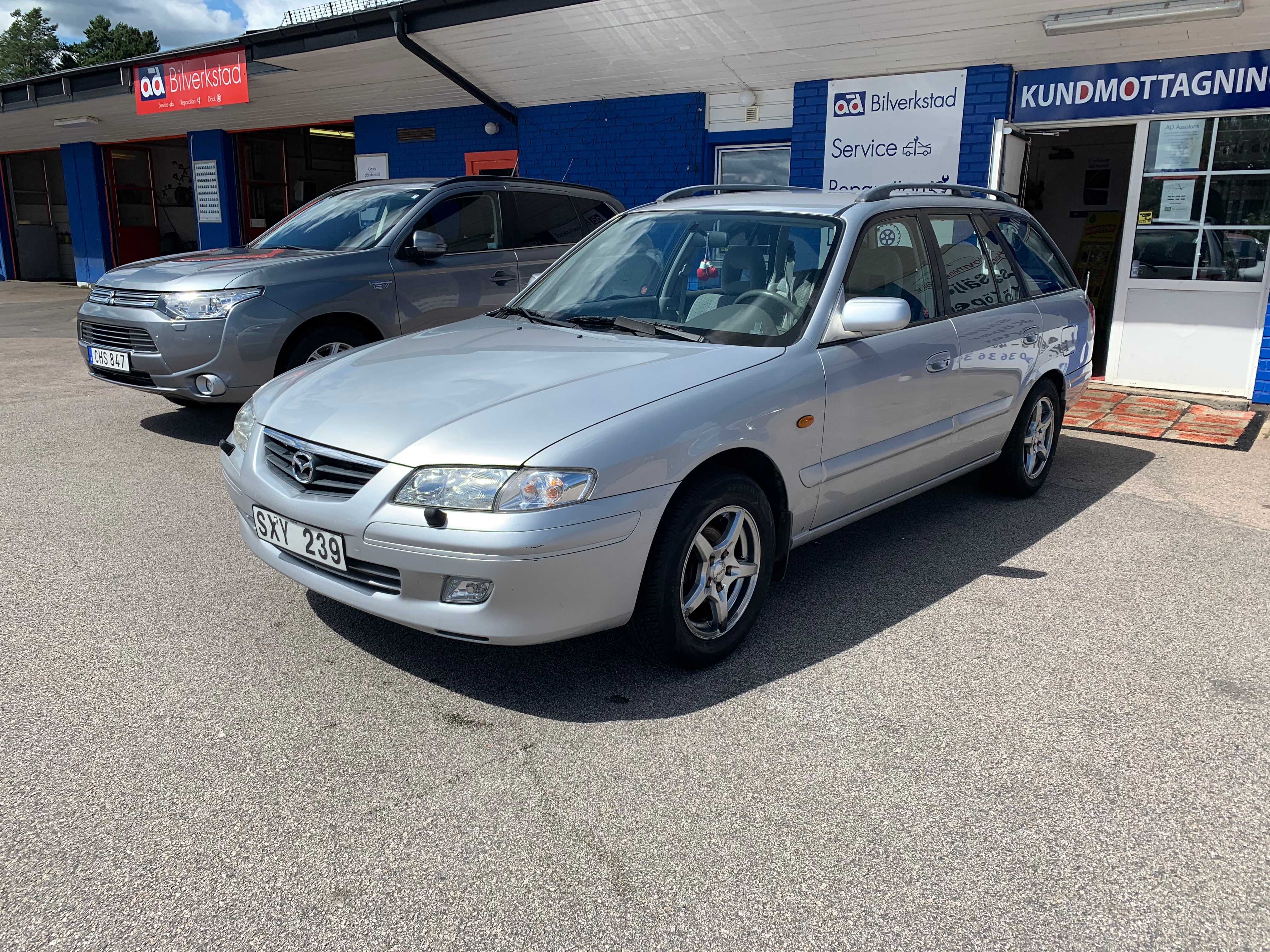 Mazda 626 Kombi 2.0 Touring 116hk AC 2001, bild 3/28